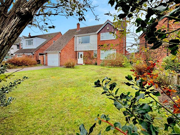 3 Bedroom Detached House For Sale In Woodlands Road, Formby, Liverpool, L37