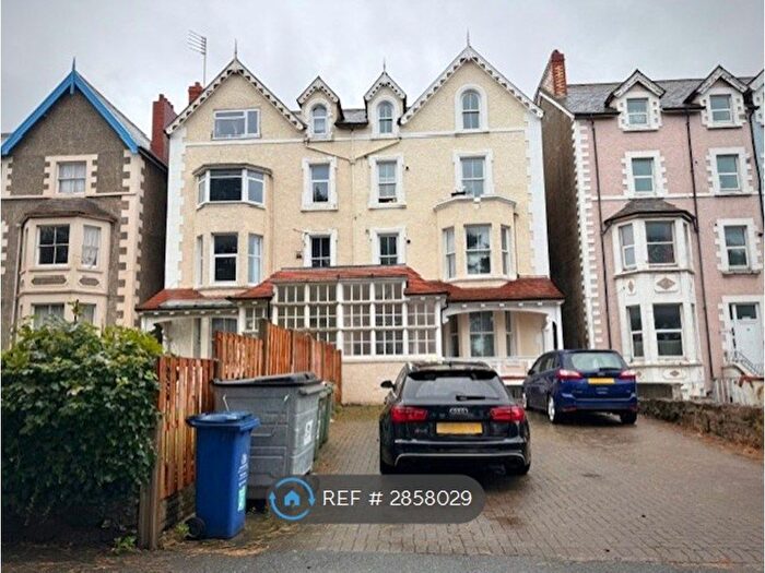 2 Bedroom Flat To Rent In Bay View Road, Colwyn Bay, LL29