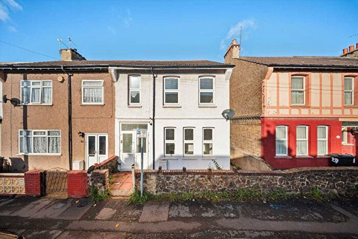 4 Bedroom Terraced House To Rent In Stanbrook Road, Gravesend, DA11