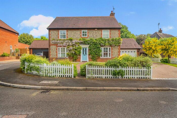 5 Bedroom Detached House For Sale In Downlands, Harrietsham, ME17