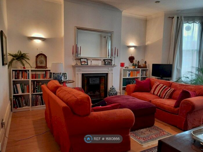 2 Bedroom Flat To Rent In Elgin Avenue, London, W9