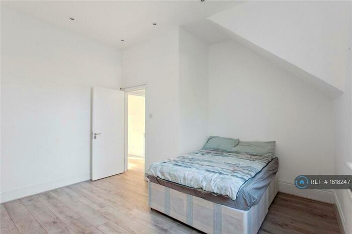 4 Bedroom Maisonette To Rent In Thistlewaite Road, London, E5