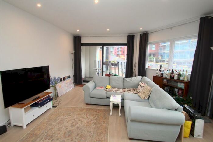 3 Bedroom Apartment To Rent In Selden Hill, Hemel Hempstead, HP2