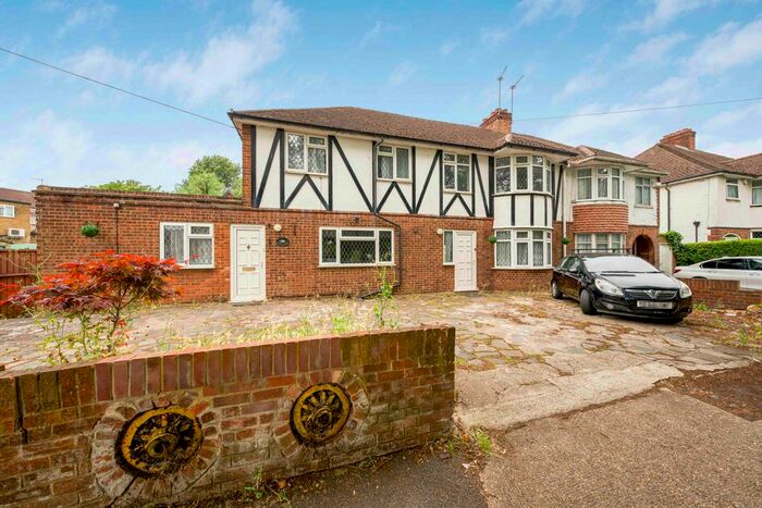 5 Bedroom Semi-Detached House To Rent In Long Lane, Hillingdon, Uxbridge, UB10