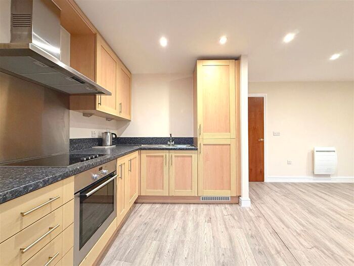 2 Bedroom Flat For Sale In Exchange Mews, Culverden Park Road, Tunbridge Wells, TN4