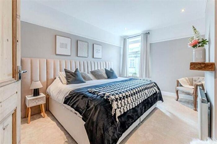 5 Bedroom End Of Terrace House For Sale In Ashgrove Greengates, Bradford, BD10