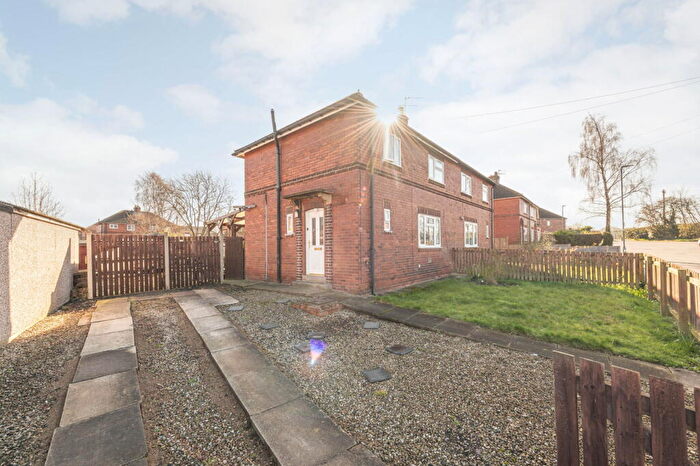 3 Bedroom Semi-Detached House For Sale In Oak Royd, Garforth, Leeds, LS25