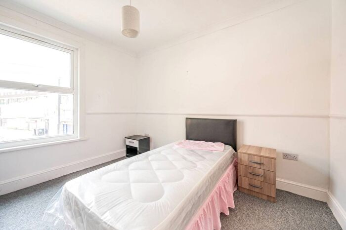 6 Bedroom Terraced House To Rent In Manor Park Road, Manor Park, London, E12