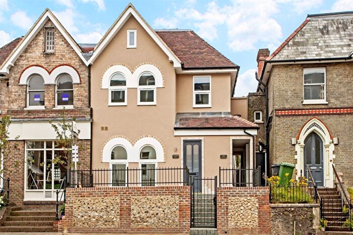 2 Bedroom Flat For Sale In Pantiles, City Road, Winchester, Hampshire, SO23