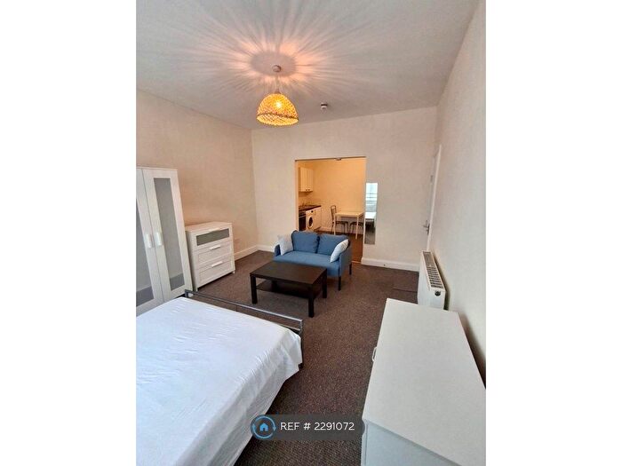 1 Bedroom Flat To Rent In Golders Green, London, NW11