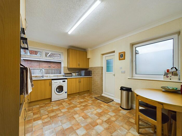 2 Bedroom Detached Bungalow For Sale In Lea Drive, Mickleover, DE3