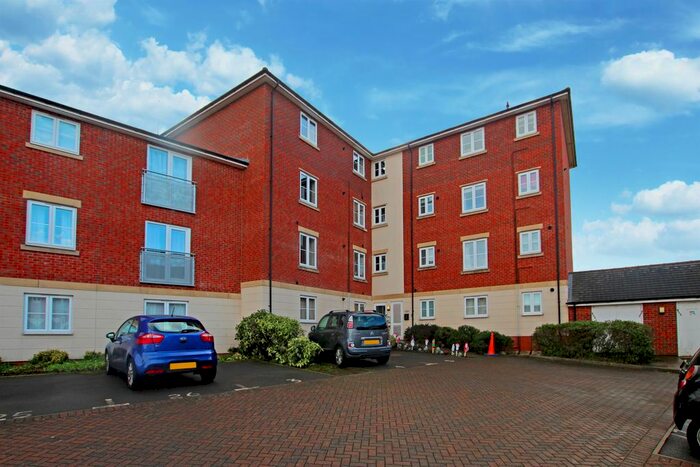 2 Bedroom Flat To Rent In Dixon Close, Redditch B97