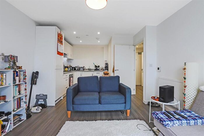 1 Bedroom Apartment For Sale In Grosvenor Court, Catford, SE6