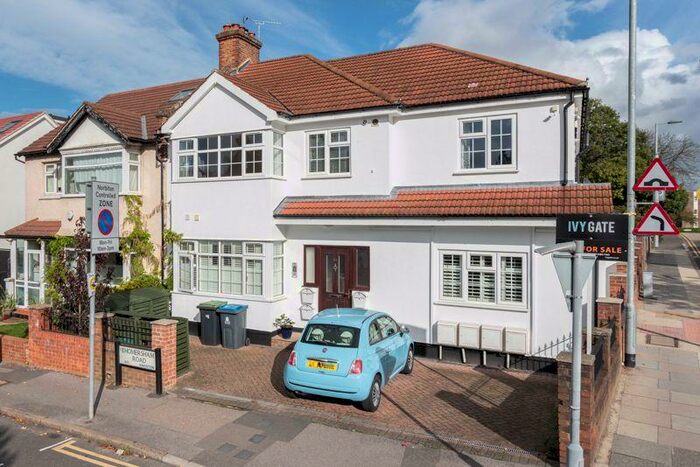 2 Bedroom Flat To Rent In Homersham Road, Kingston Upon Thames, KT1