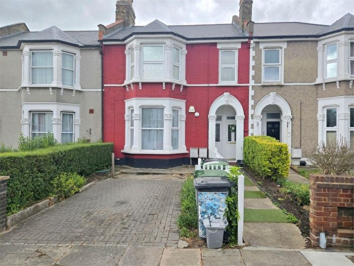 2 Bedroom Flat To Rent In Broadfield Road, Catford, London, SE6