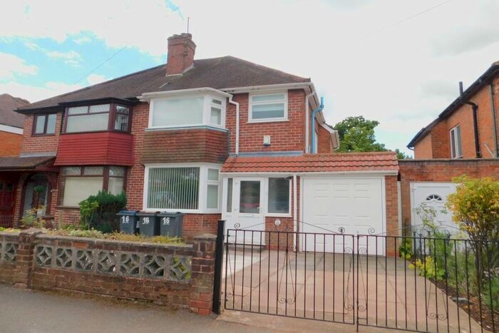 3 Bedroom Semi-Detached House To Rent In West Park Avenue, Northfield, Birmingham B31