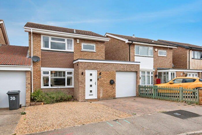 3 Bedroom Detached House For Sale In Flexmore Way, Langford, Biggleswade, SG18