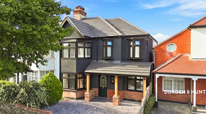4 Bedroom Semi-Detached House For Sale In Elm Grove, Thorpe Bay, SS1