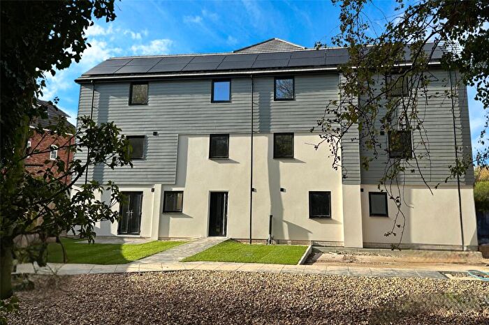 1 Bedroom Flat For Sale In London Road, Old Basing, Basingstoke, Hampshire, RG24