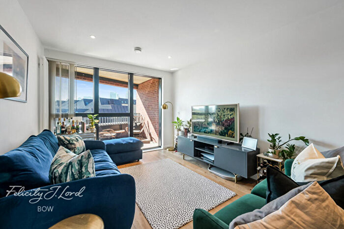 2 Bedroom Apartment For Sale In Yeo Street, London, E3