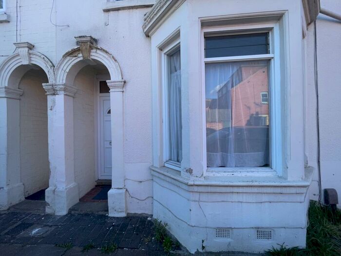 3 Bedroom Terraced House To Rent In Allen Road, Northampton, NN1