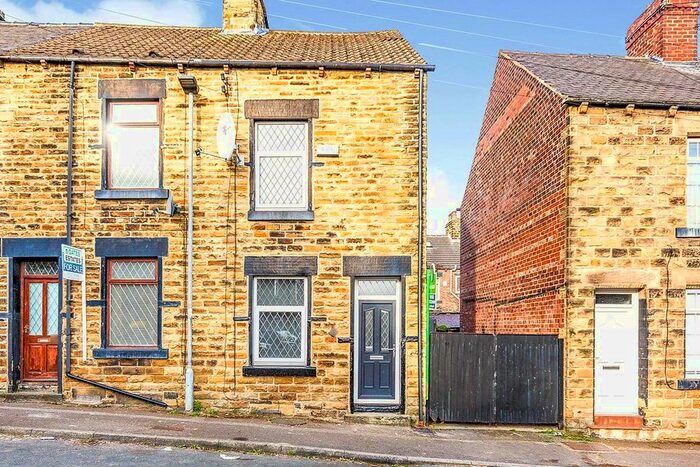 3 Bedroom End Of Terrace House To Rent In Castle Street, Barnsley, South Yorkshire, S70