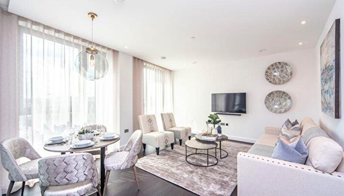 2 Bedroom Apartment To Rent In Thornes House, Charles Clowes Walk, London, SW11