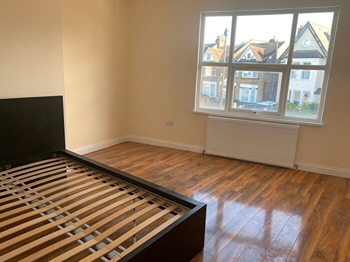 1 Bedroom Flat To Rent In Woodville Road, Thornton Heath, CR7