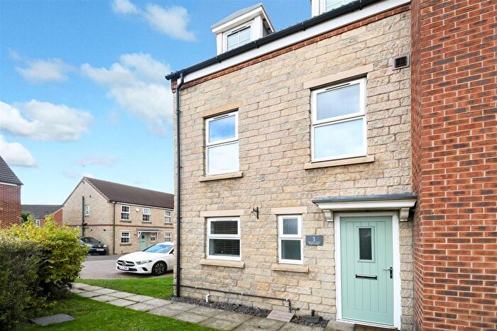 3 Bedroom End Of Terrace House For Sale In Kimberley Court, Scunthorpe, DN16