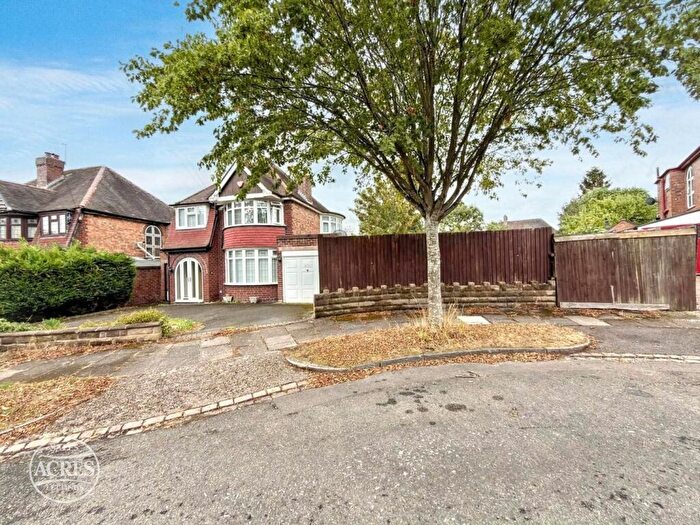 3 Bedroom Detached House For Sale In Beachburn Way, Handsworth Wood, Birmingham, B20