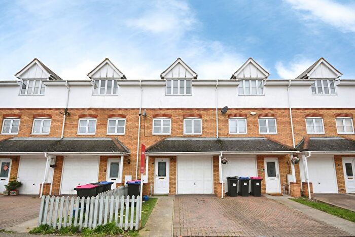 3 Bedroom Terraced House For Sale In Seaforth Grove, Southend On Sea, Essex, SS2