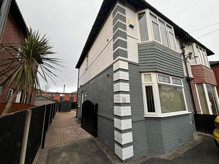 2 Bedroom Semi-Detached House To Rent In Charles Avenue, Leeds, Uk, LS9