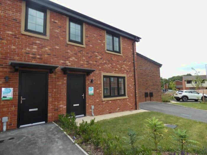 2 Bedroom End Of Terrace House To Rent In Shire Croft, Westhoughton, Bolton, BL5