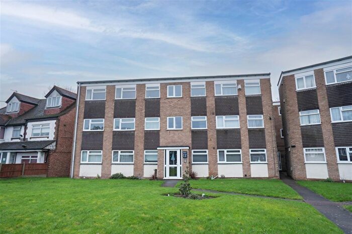 2 Bedroom Flat For Sale In Aimsbury Court, Coventry Road, Birmingham, B26
