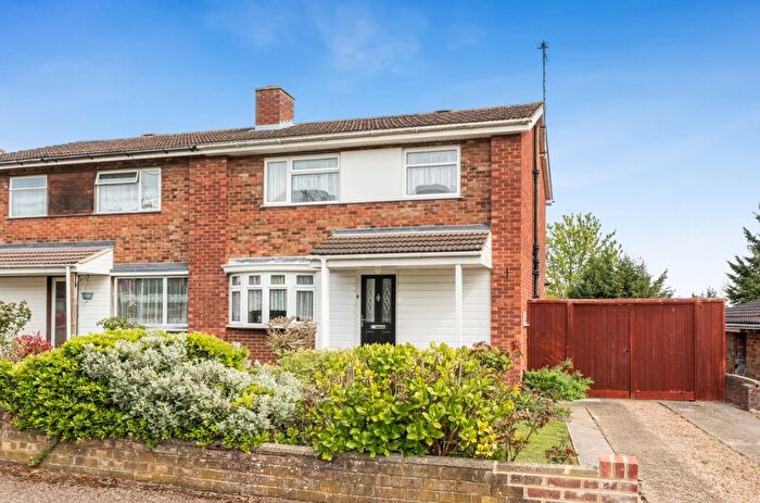 3 Bedroom Semi Detached House For Sale In Plover Way, Bedford, MK41