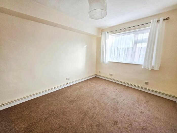 1 Bedroom Flat For Sale In Mortlake Close, Beddington, CR0