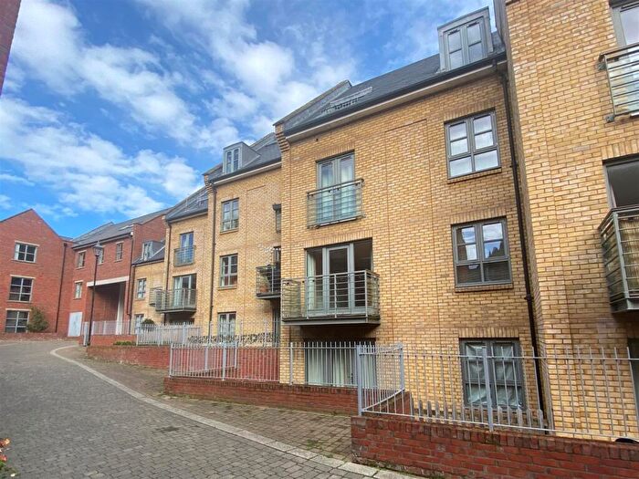 2 Bedroom Apartment To Rent In Coopers Yard, Paynes Park, Hitchin, SG5