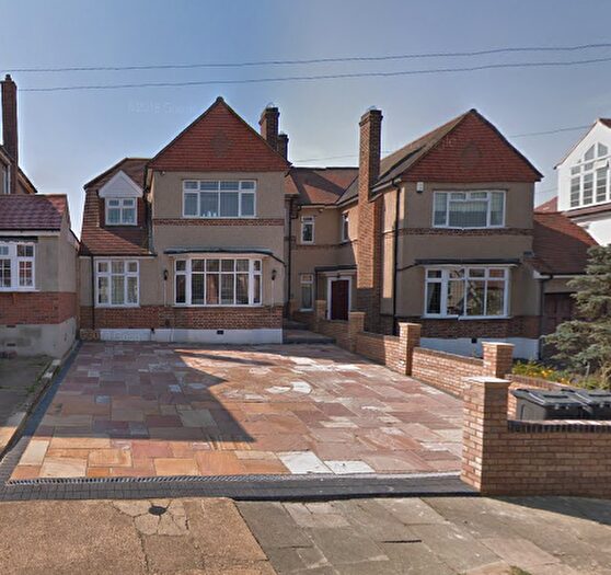 5 Bedroom House To Rent In Waldegrave Gardens, RM14