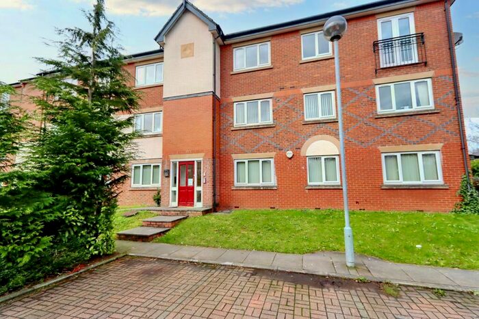 2 Bedroom Apartment To Rent In Victoria Lane, Whitefield, M45