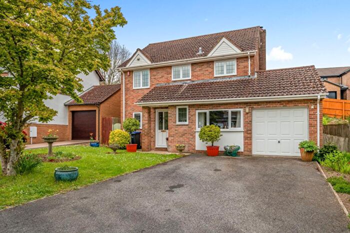 4 Bedroom Detached House For Sale In Angler Road, Salisbury, SP2