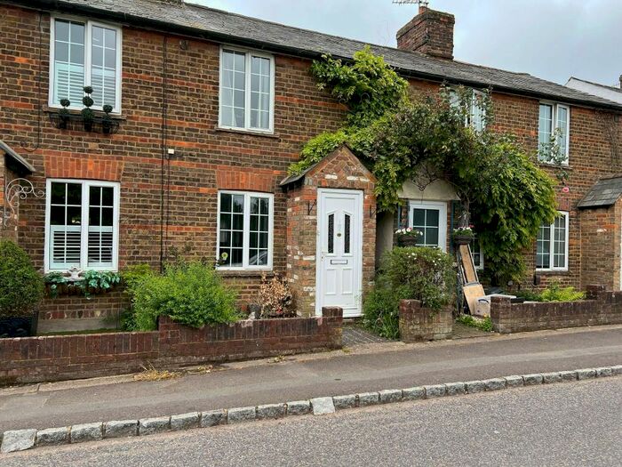 1 Bedroom Cottage To Rent In Commonside, Downley, High Wycombe, HP13