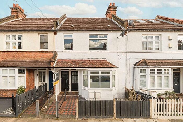 3 Bedroom Flat For Sale In Tranmere Road, Earlsfield, SW18