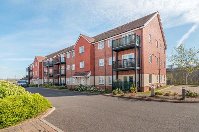 2 Bedroom Flat For Sale In Amsbridge Crescent, Wick, Littlehampton, West Sussex, BN17