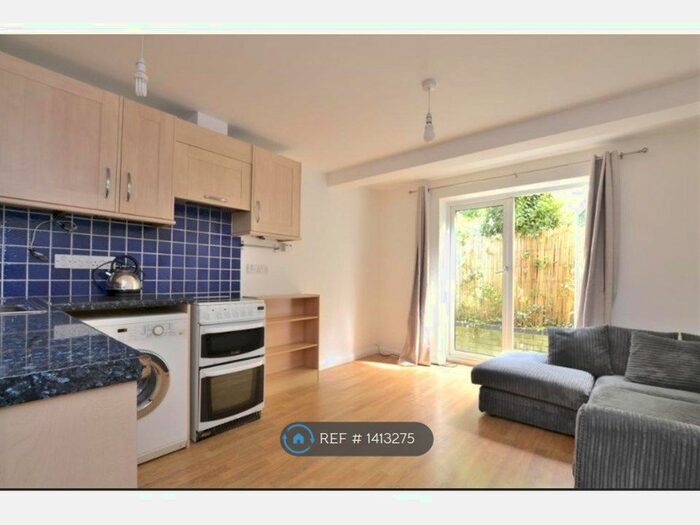 1 Bedroom Semi-Detached House To Rent In Colemans Hill, Oxford, OX3