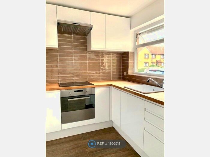 2 Bedroom Maisonette To Rent In Harrier Mews, London, SE28