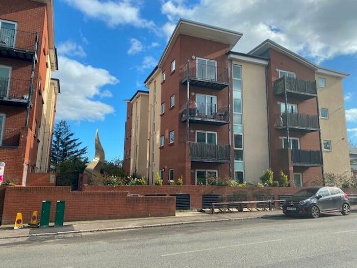1 Bedroom Flat To Rent In Portswood Road, Southampton, Hampshire, SO17