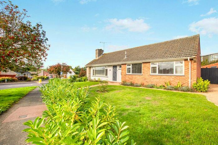 3 Bedroom Bungalow To Rent In Madginford Road, Bearsted, Maidstone, Kent, ME15