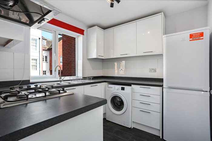 2 Bedroom Flat To Rent In The Mount, Guildford, GU2