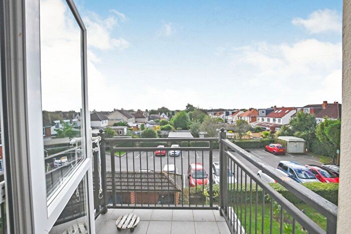 1 Bedroom Flat For Sale In Atkinson Court, Cosham, PO6