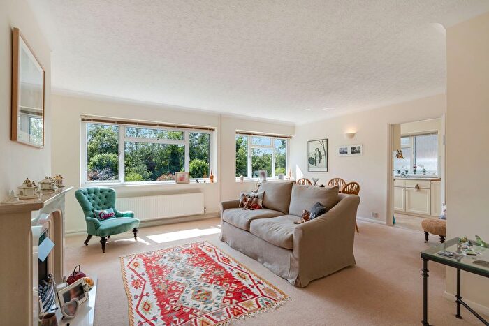 2 Bedroom Maisonette For Sale In Castleton Close, Banstead, SM7